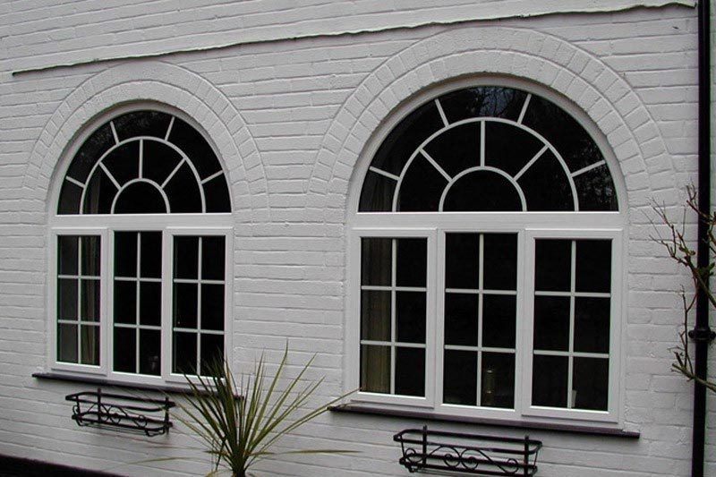 پنجره هلالی (Arched Window)